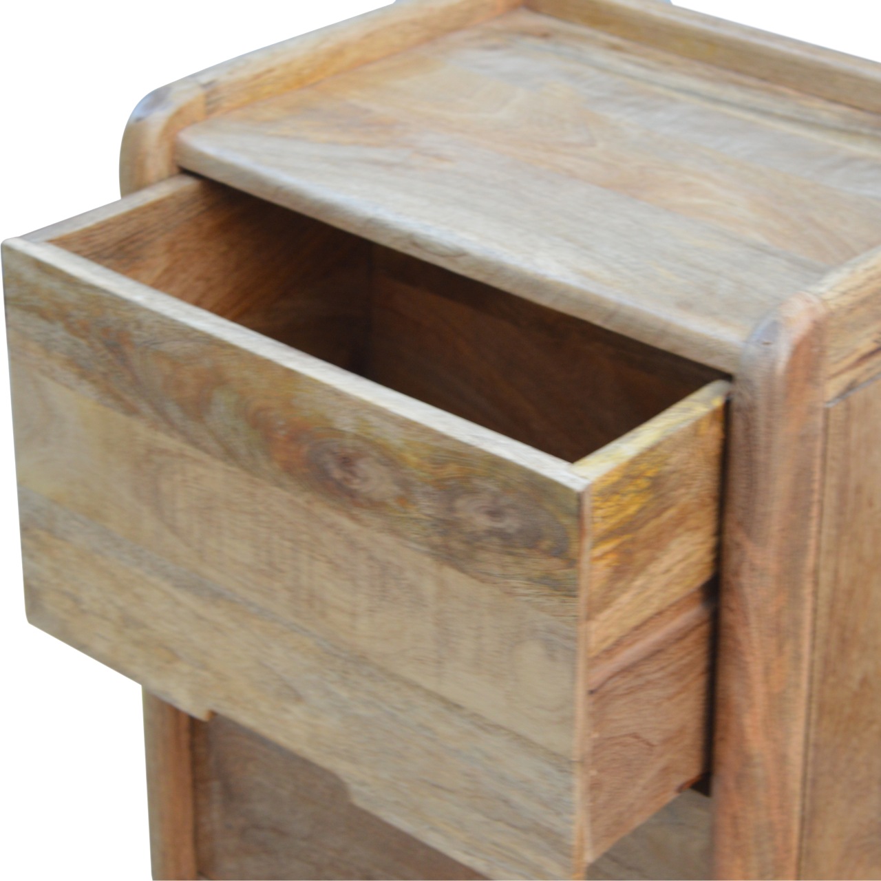 in359 gallery back bedside